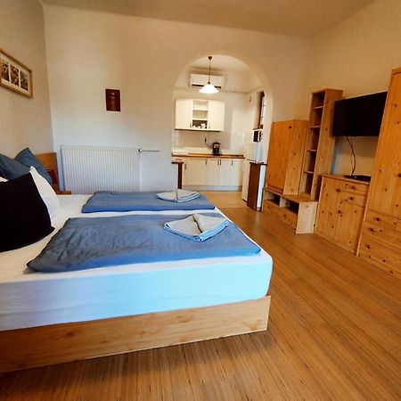 Apartman Vitorlas Vendeghaz Balatonfured Bagian luar foto