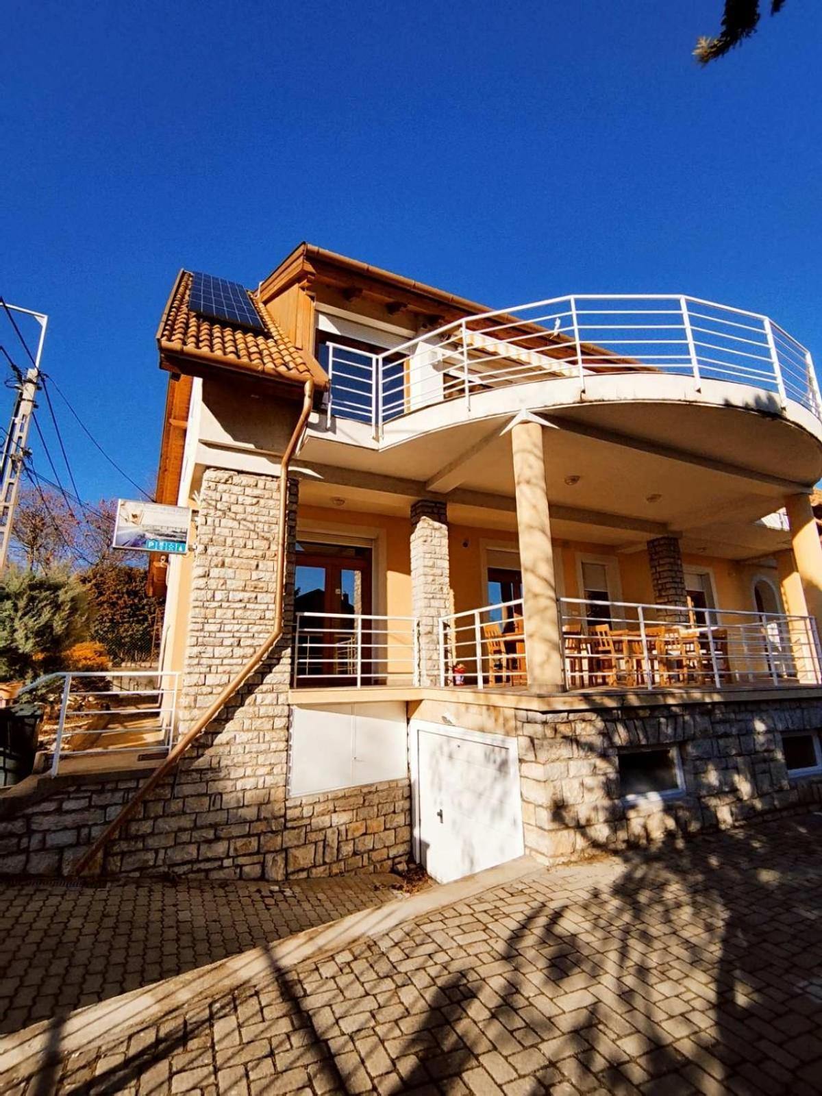 Apartman Vitorlas Vendeghaz Balatonfured Bagian luar foto