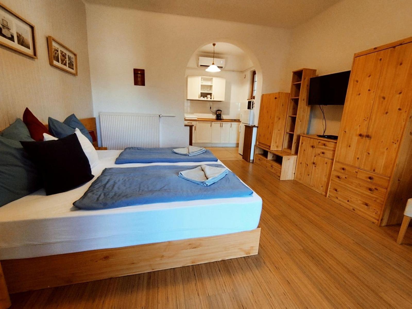 Apartman Vitorlas Vendeghaz Balatonfured Bagian luar foto