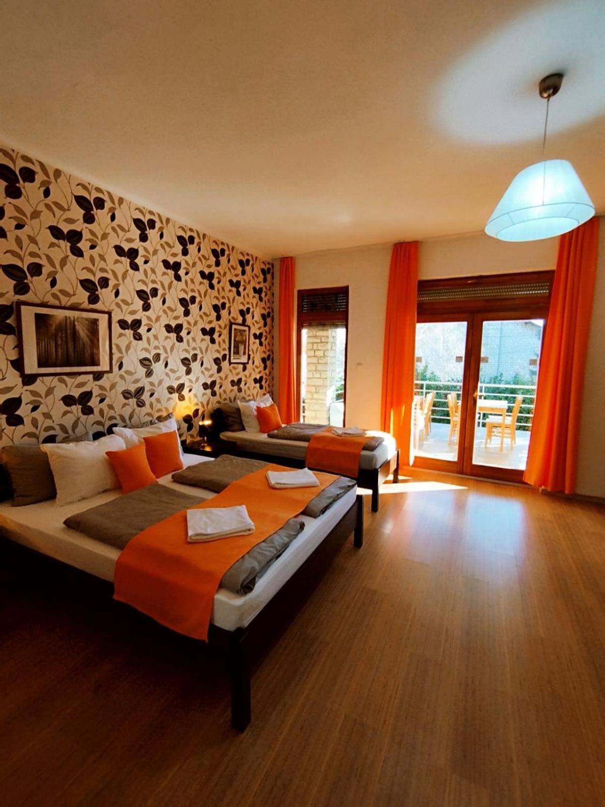 Apartman Vitorlas Vendeghaz Balatonfured Bagian luar foto