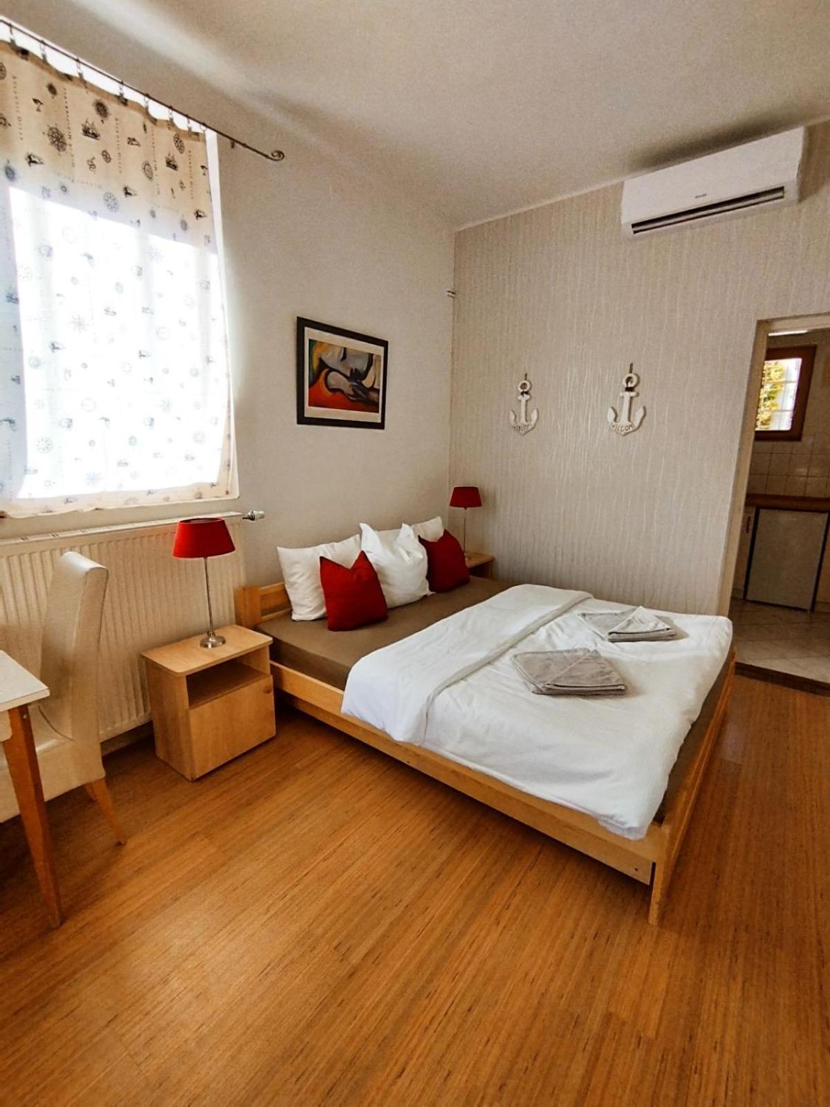 Apartman Vitorlas Vendeghaz Balatonfured Bagian luar foto