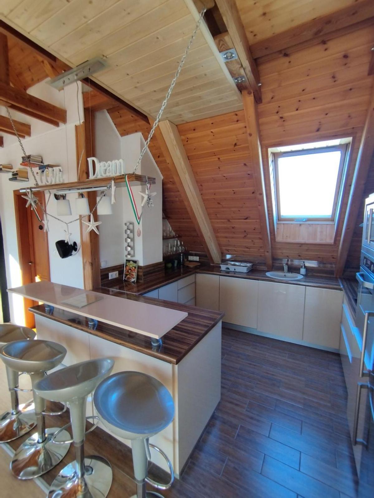 Apartman Vitorlas Vendeghaz Balatonfured Bagian luar foto