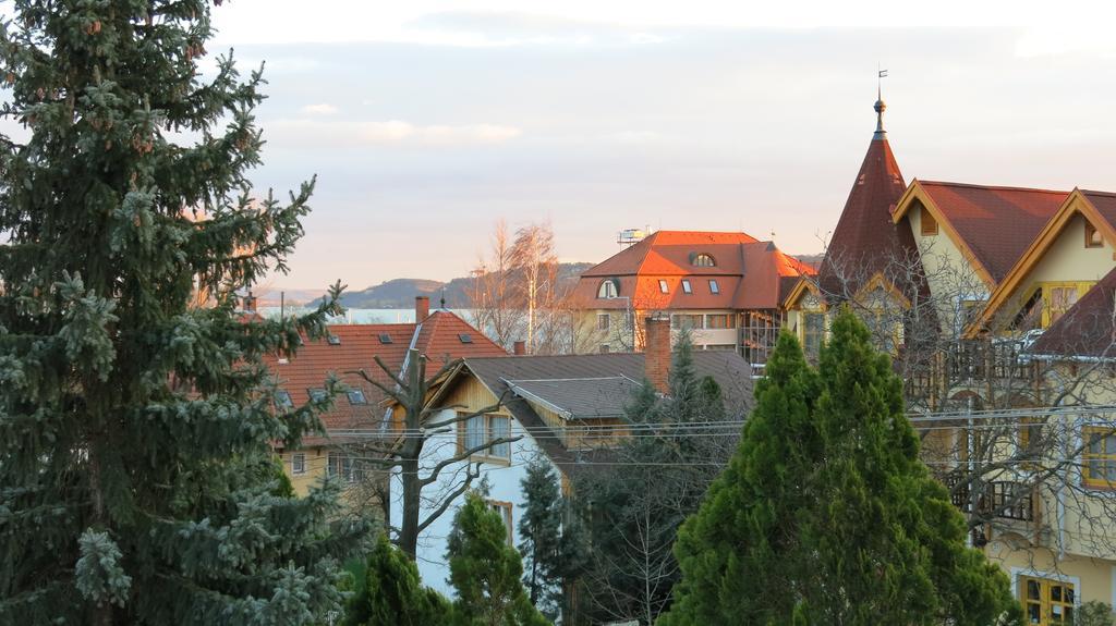 Apartman Vitorlas Vendeghaz Balatonfured Ruang foto